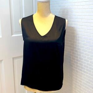 Neiman Marcus black 💯 silk satin v neckline sleeveless blouse. Pull on. Size M.
